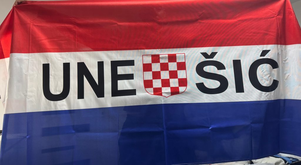Zastave sa natpisom